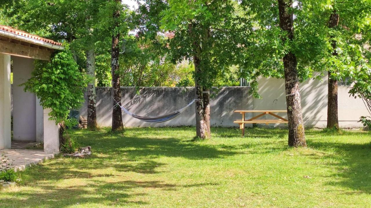 Maison A 8 Min A Pied De La Plage Avec Jardin Clos Et Ombrage Saint-Georges-d'Oleron Exterior foto